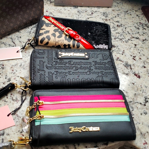 Wristlet - Picture 1 of 3